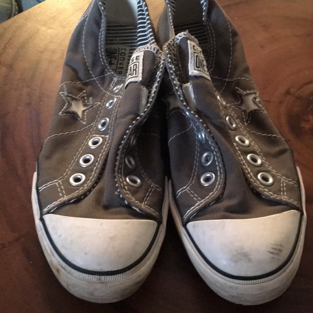 Grey women’s converse slip on sneakers